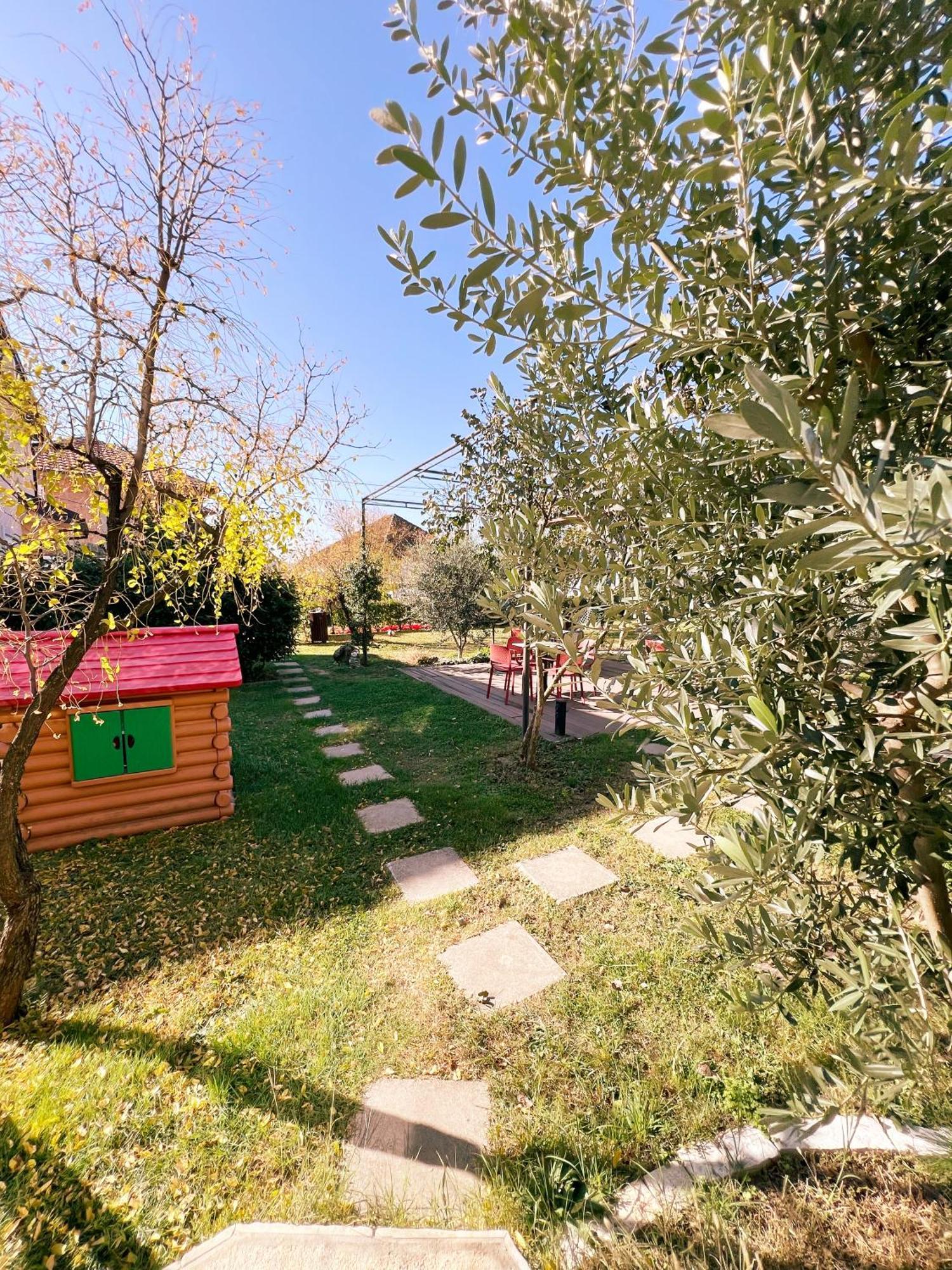 Apartments Aerodrom Podgorica Exterior photo
